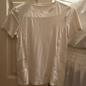 White lulu lemon shirt